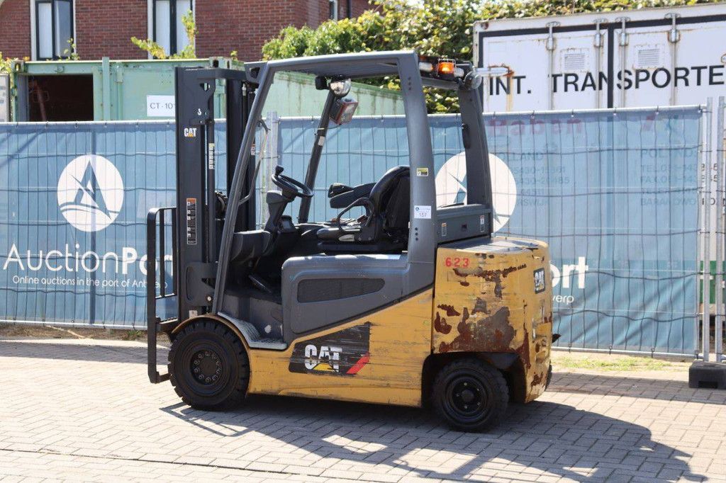 Caterpillar 2EP5000 Elektrogabelstapler, 2260 kg, 3,1 m