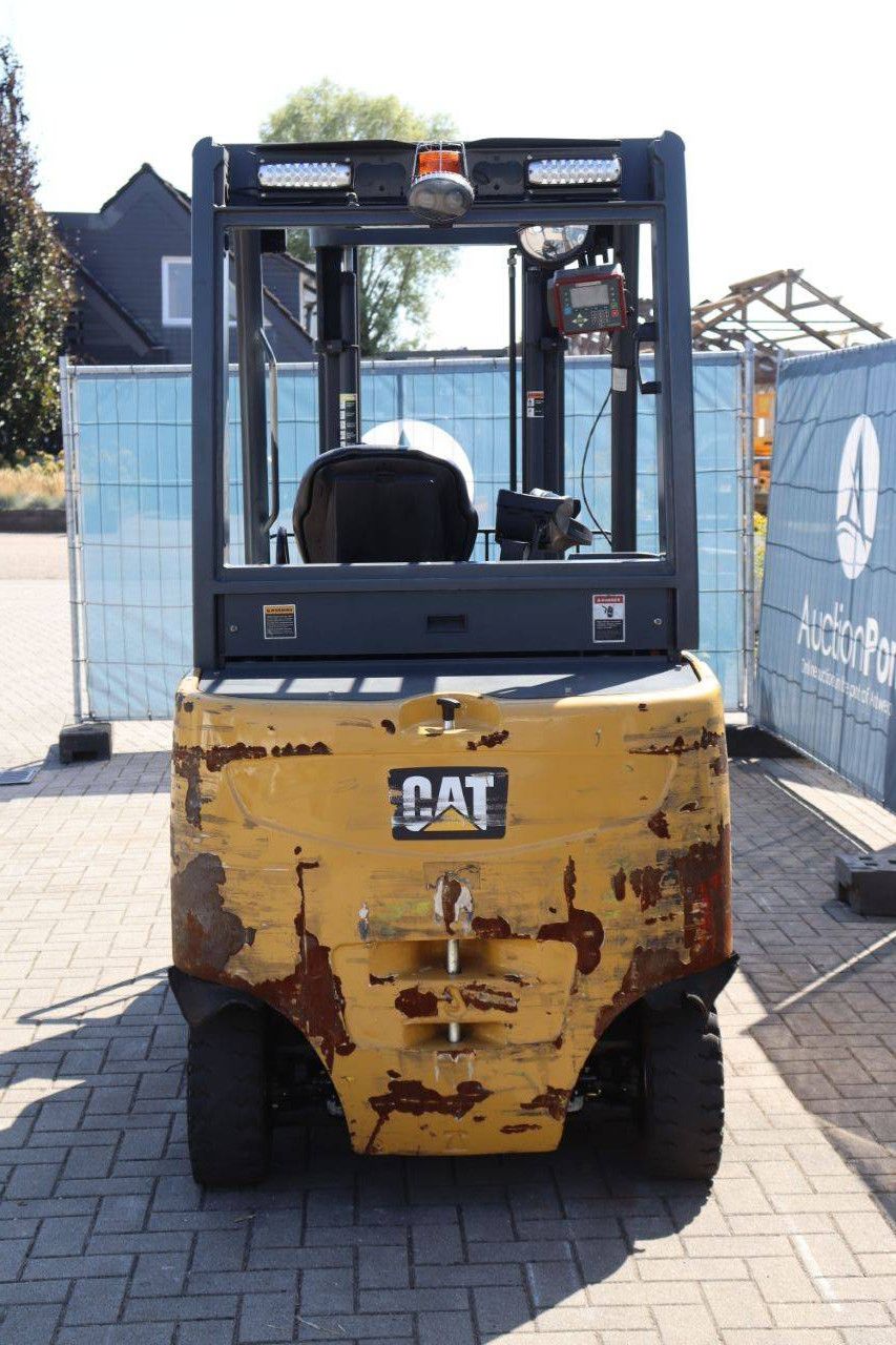 Caterpillar 2EP5000 Elektrogabelstapler, 2260 kg, 3,1 m