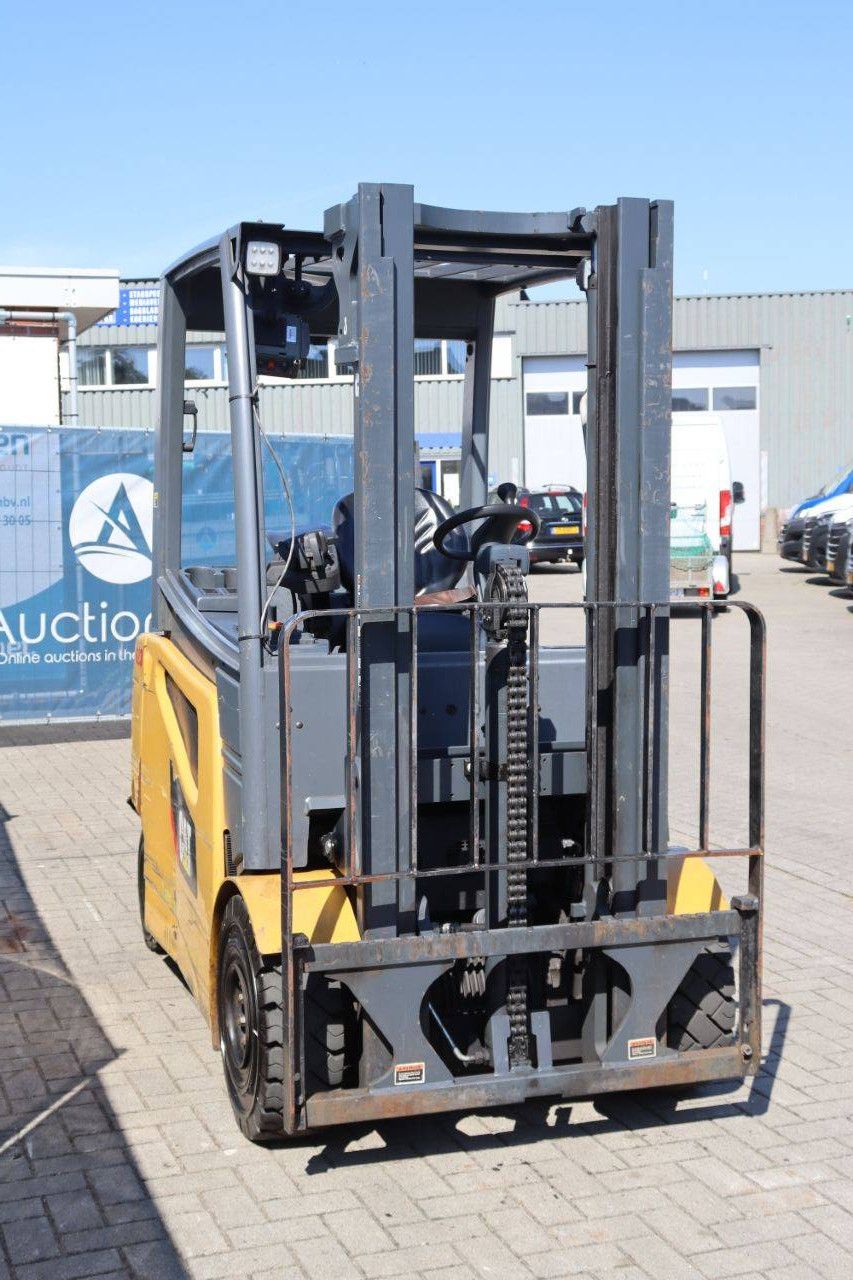 Caterpillar 2EP5000 Elektrogabelstapler, 2260 kg, 3,1 m