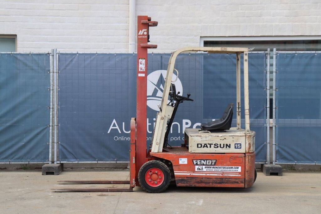Nissan Datsun 15 NA0YL15U Elektro-Gabelstapler, 1350 kg, 3,7 m