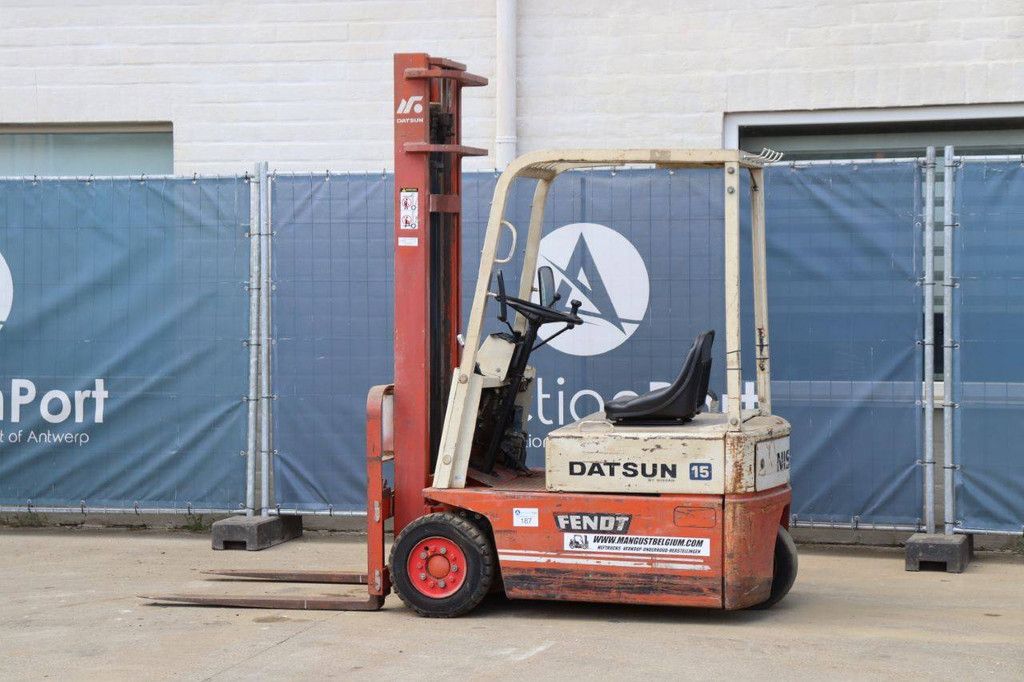 Nissan Datsun 15 NA0YL15U Elektro-Gabelstapler, 1350 kg, 3,7 m
