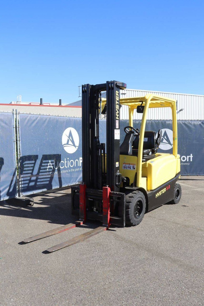 Forklift Hyster J3.0XN-861 Electric 3000kg 4.91m 2010