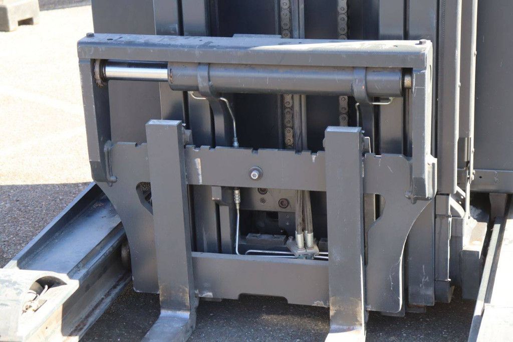 Linde R14-01 Electric Reach Truck 1400kg 2021