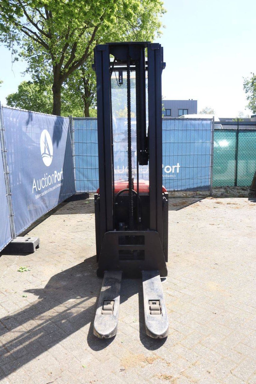 Stacker BT SPE160L Electric 2000kg 5.4m 2012