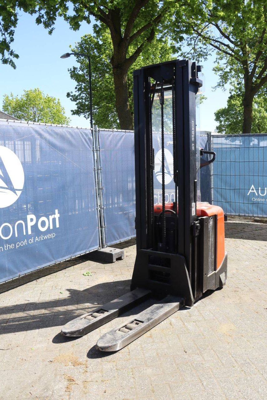 Stacker BT SPE160L Electric 2000kg 5.4m 2012