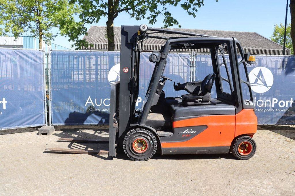 Forklift Linde E30L-01 Electric 3000kg 7m 2012