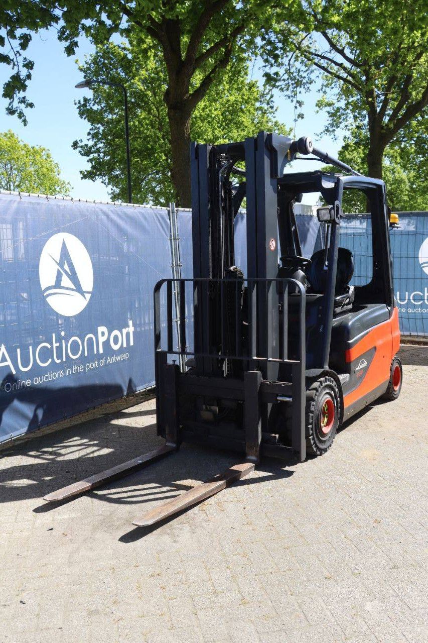 Forklift Linde E30L-01 Electric 3000kg 7m 2012
