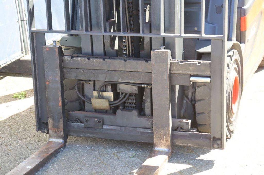 Forklift Linde E30L-01 Electric 3000kg 7m 2012
