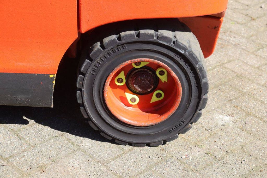 Forklift Linde E30L-01 Electric 3000kg 7m 2012