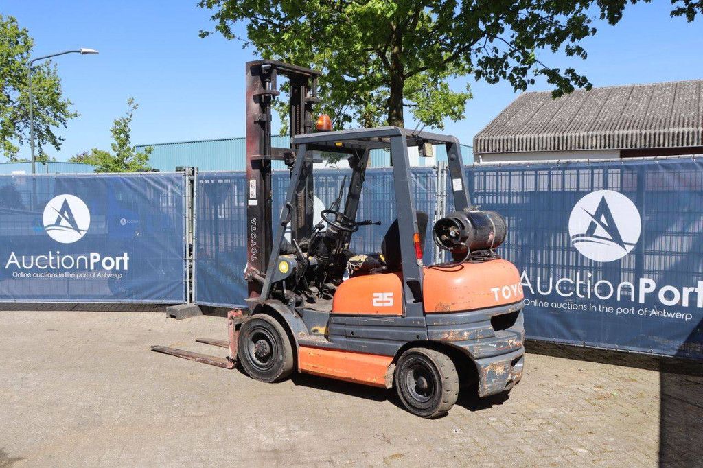 Toyota Gabelstapler 25 LPG 2500 kg 4,5 m