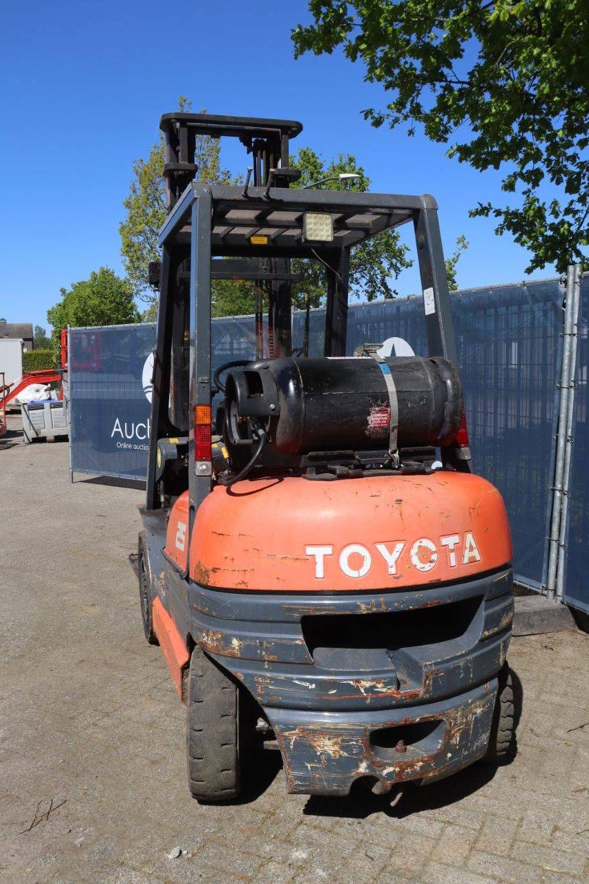 Toyota Gabelstapler 25 LPG 2500 kg 4,5 m