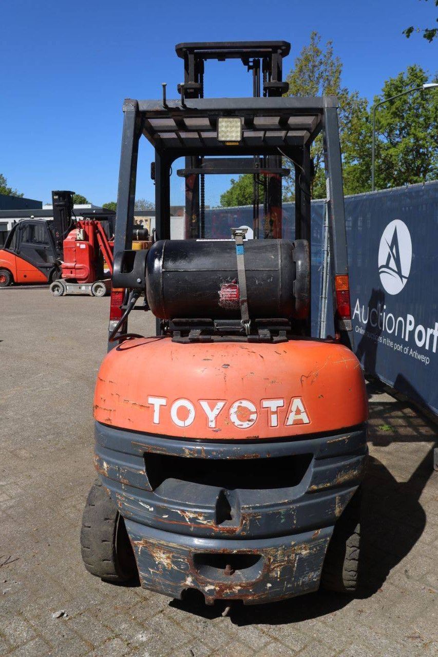 Toyota Gabelstapler 25 LPG 2500 kg 4,5 m