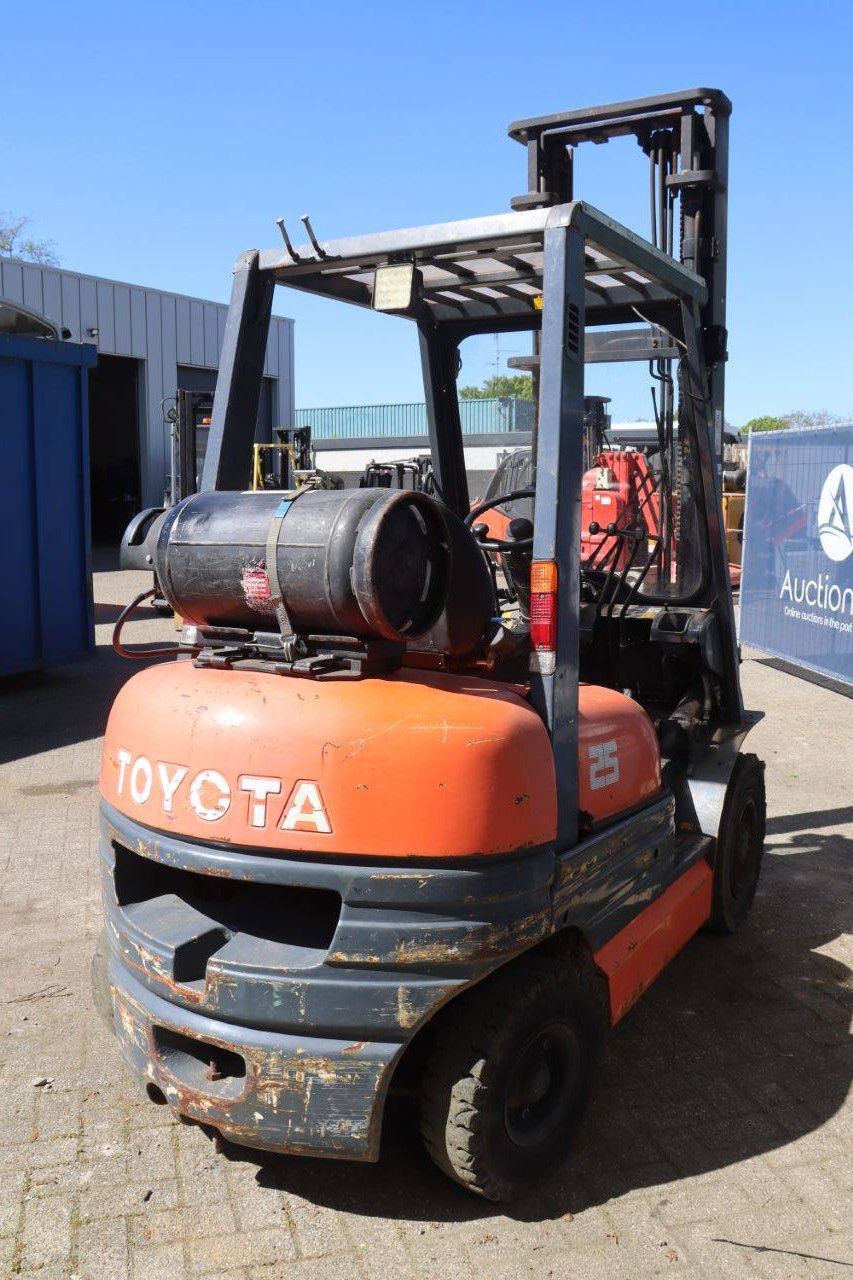 Toyota Gabelstapler 25 LPG 2500 kg 4,5 m