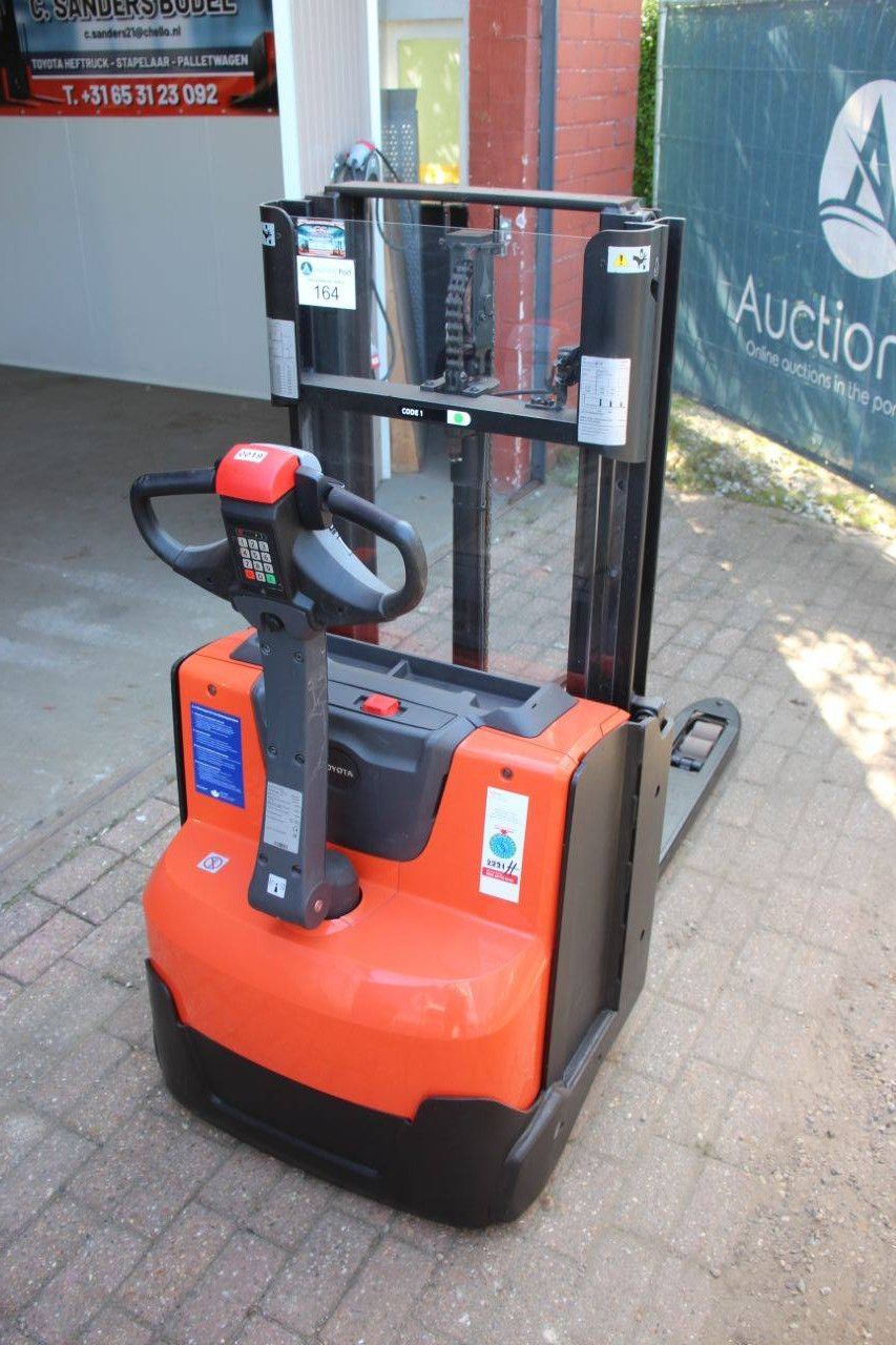 Toyota SWE200D Elektrostapler 2000 kg 2,1 m 2023