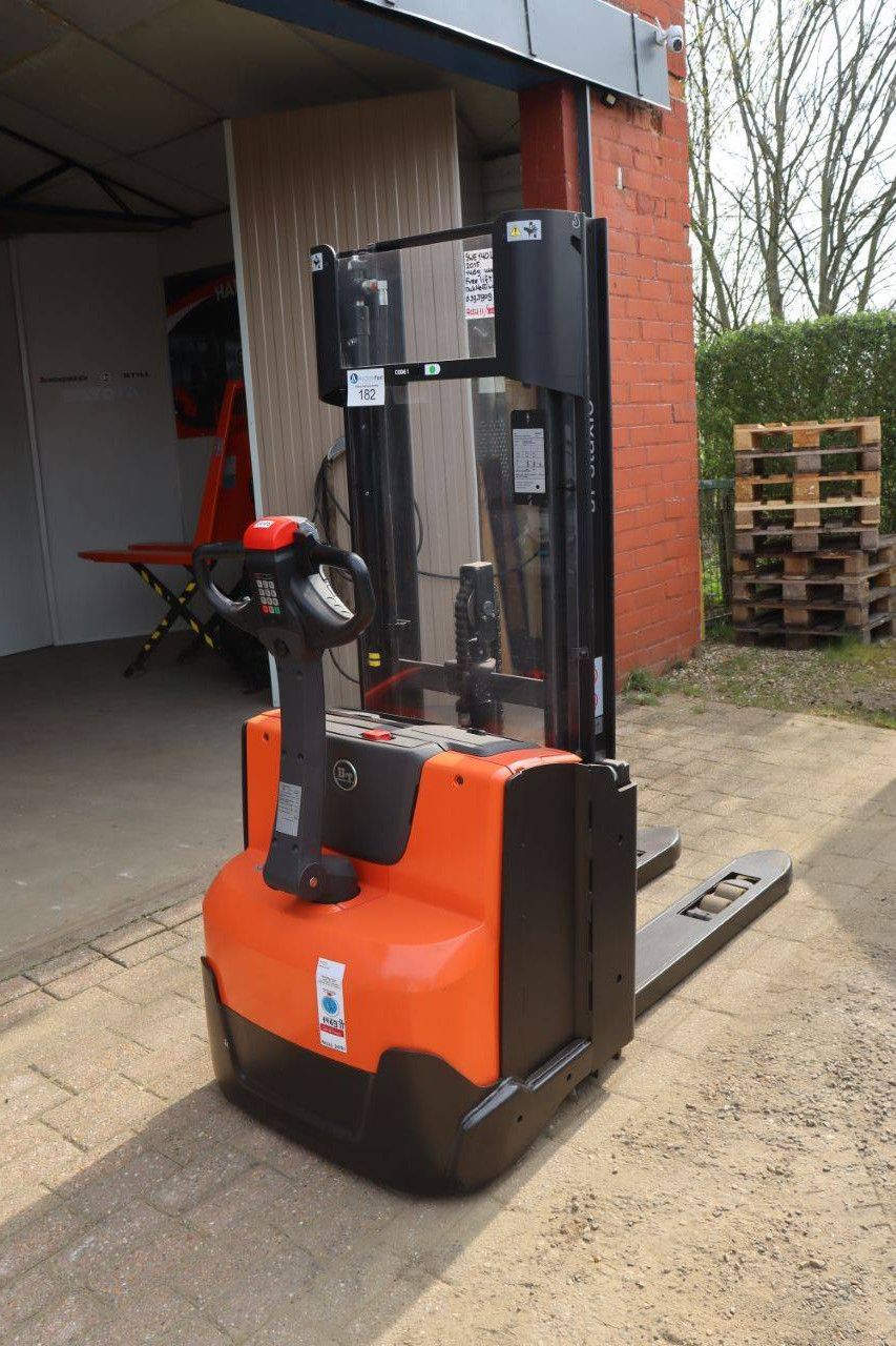 Stapler BT SWE-140L Elektro 1400 kg 2,65 m 2015