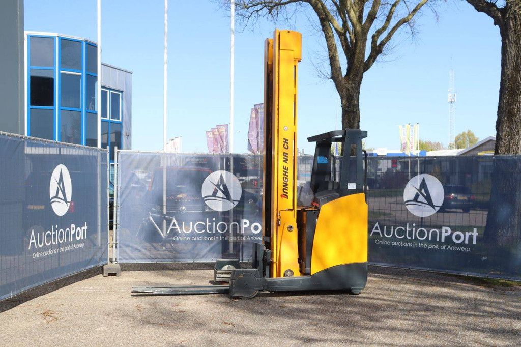 Jungheinrich ETV320 Elektro-Schubmaststapler 2000 kg 8,42 m