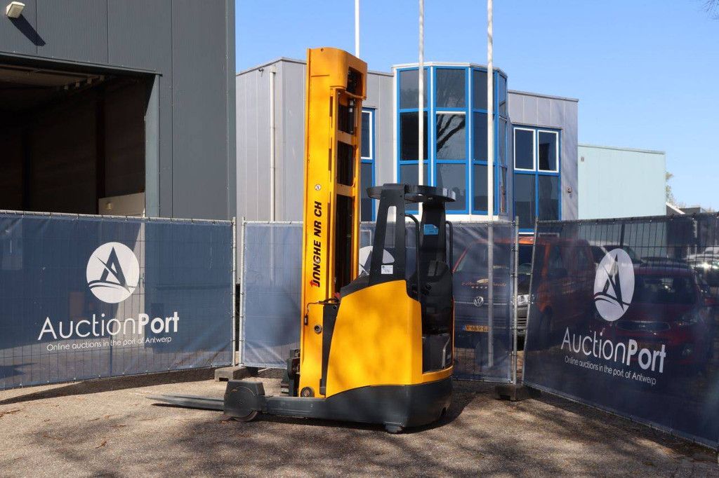 Jungheinrich ETV320 Elektro-Schubmaststapler 2000 kg 8,42 m