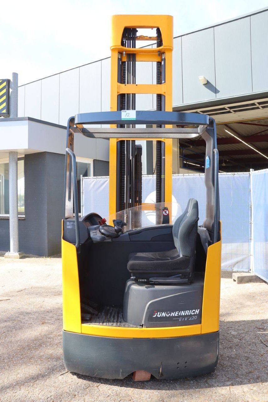 Jungheinrich ETV320 Elektro-Schubmaststapler 2000 kg 8,42 m