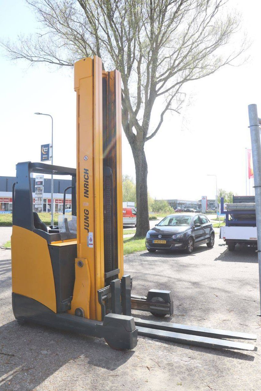 Jungheinrich ETV320 Elektro-Schubmaststapler 2000 kg 8,42 m
