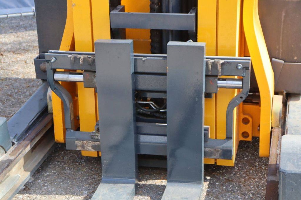 Jungheinrich ETV320 Elektro-Schubmaststapler 2000 kg 8,42 m
