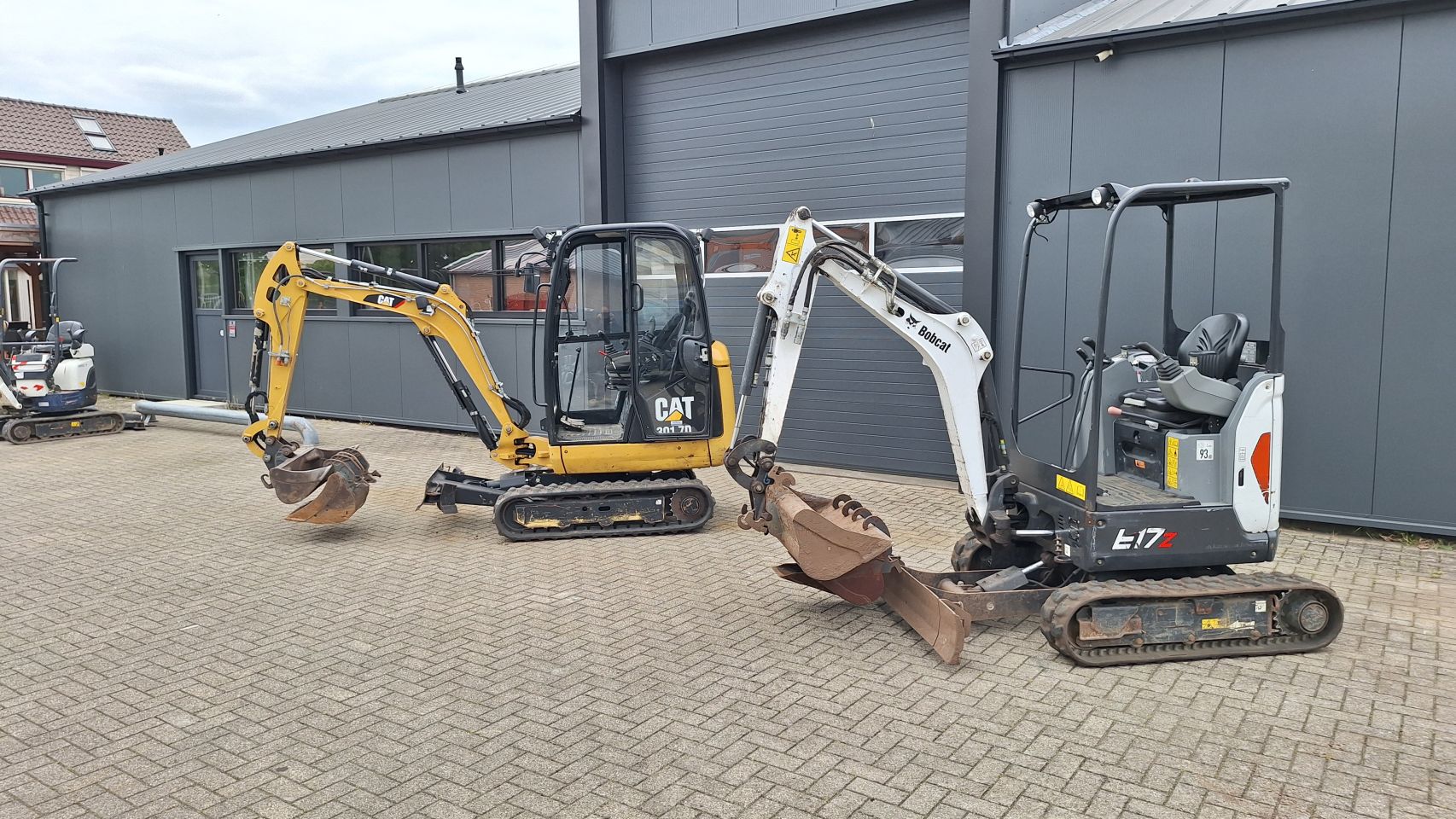 Minigraver cat 301.7(2017) eb Bobcat E17(2019)