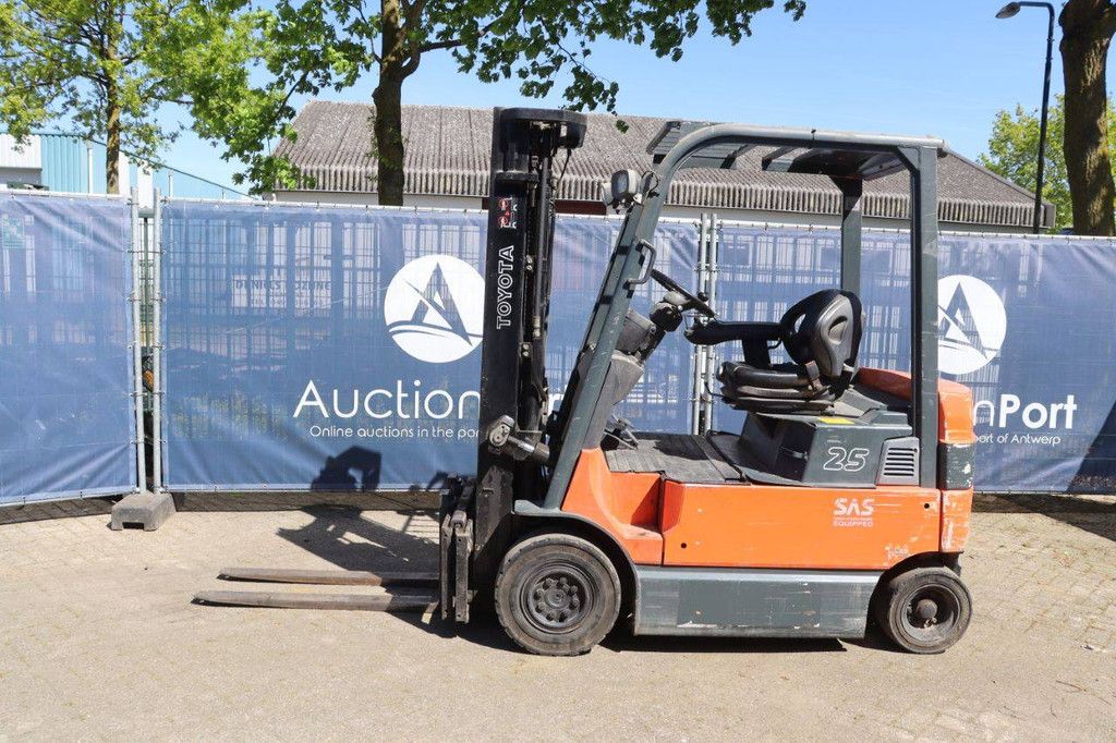 Toyota 7FBMF25 Elektrogabelstapler 2500 kg 5 m 2005