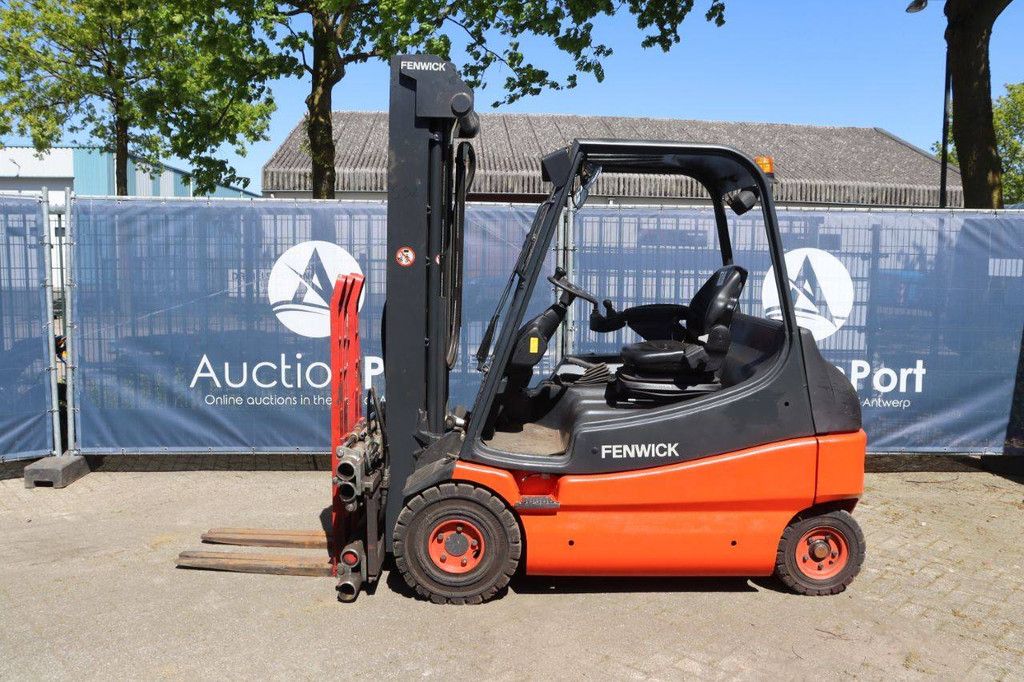Linde E25-02 Electric Forklift 2500kg 5.3m 2011