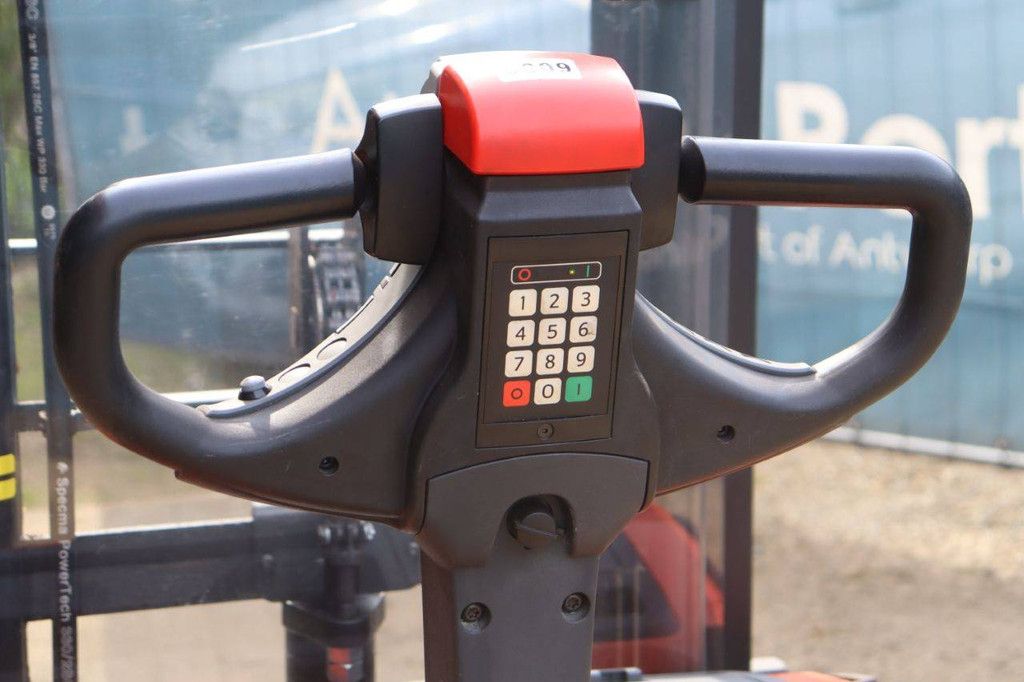 Stapelaar BT SWE140L Elektrisch 1400kg 2.65m 2015