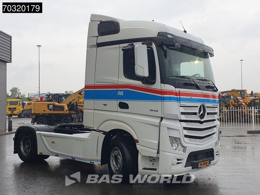Mercedes Actros 1942 4X2 NL-Truck StreamSpace 2xTanks