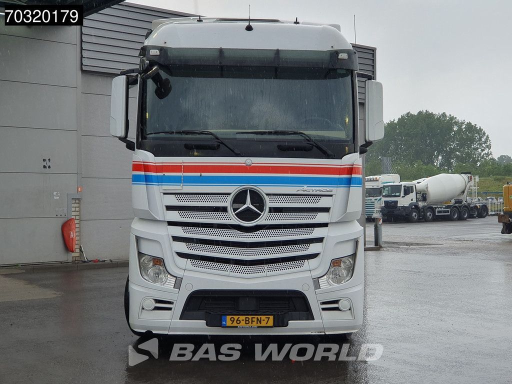 Mercedes Actros 1942 4X2 NL-Truck StreamSpace 2xTanks