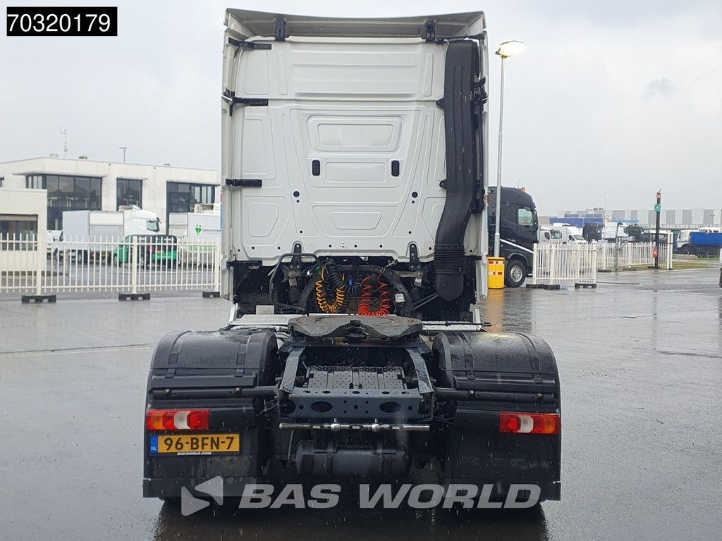 Mercedes Actros 1942 4X2 NL-Truck StreamSpace 2xTanks