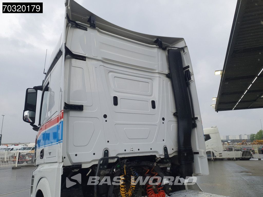 Mercedes Actros 1942 4X2 NL-Truck StreamSpace 2xTanks