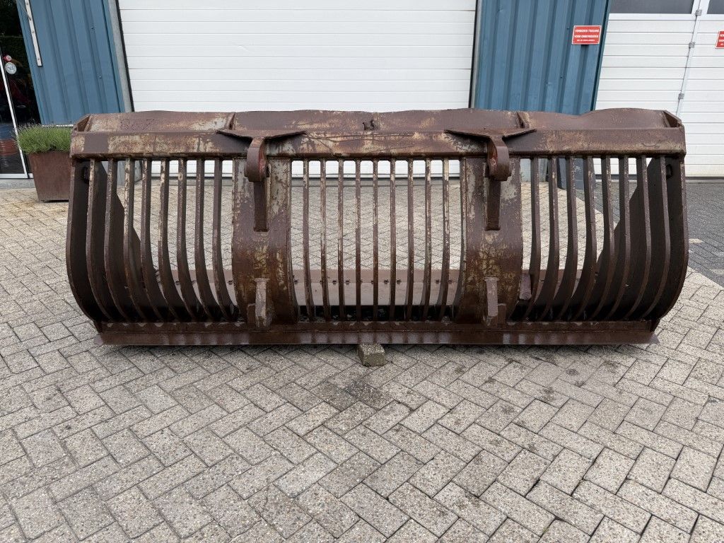 PUINBAK VOLVO 2700 BREED