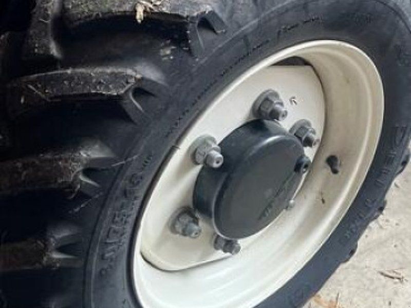 New Holland T4.80