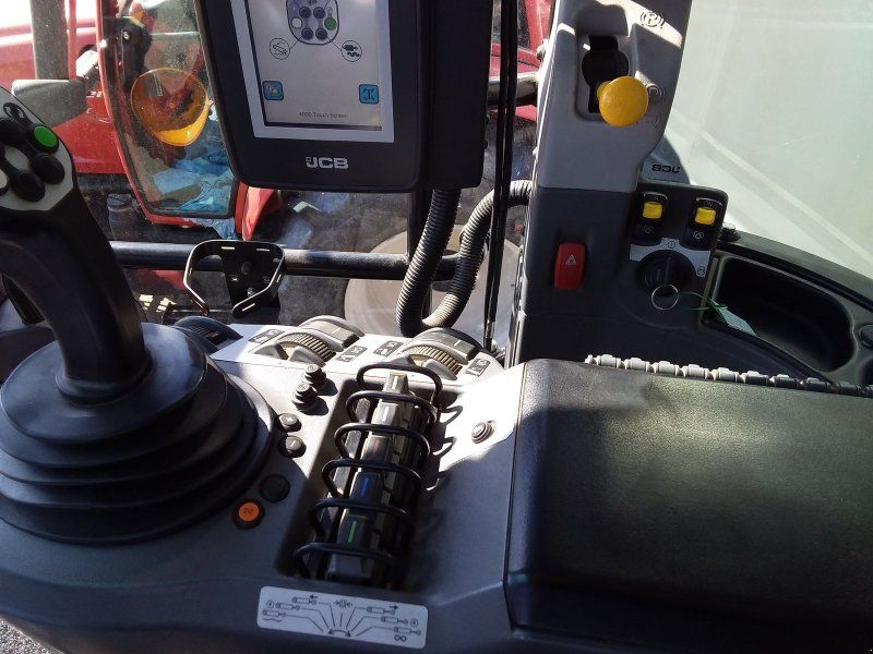 JCB 4220