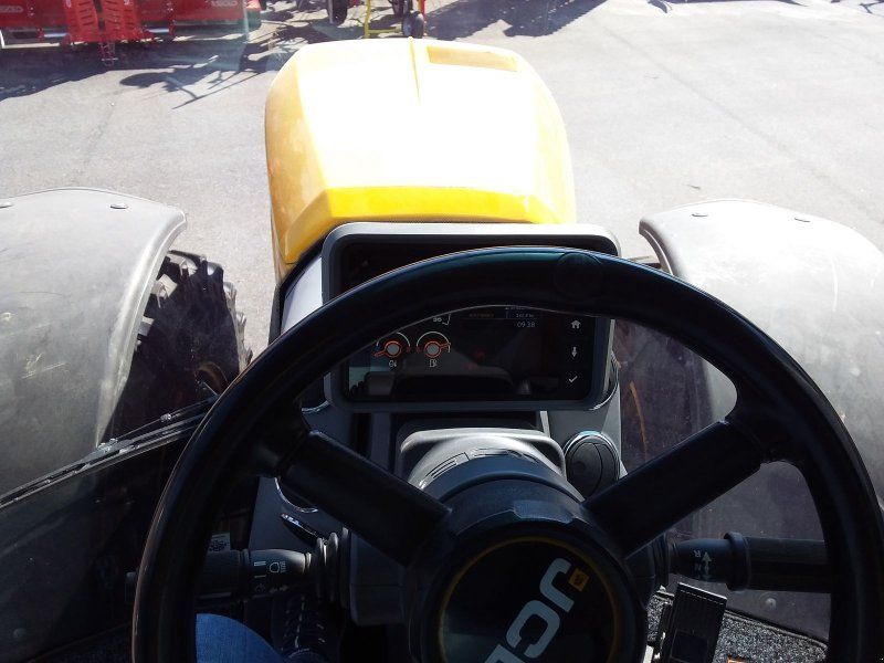 JCB 4220