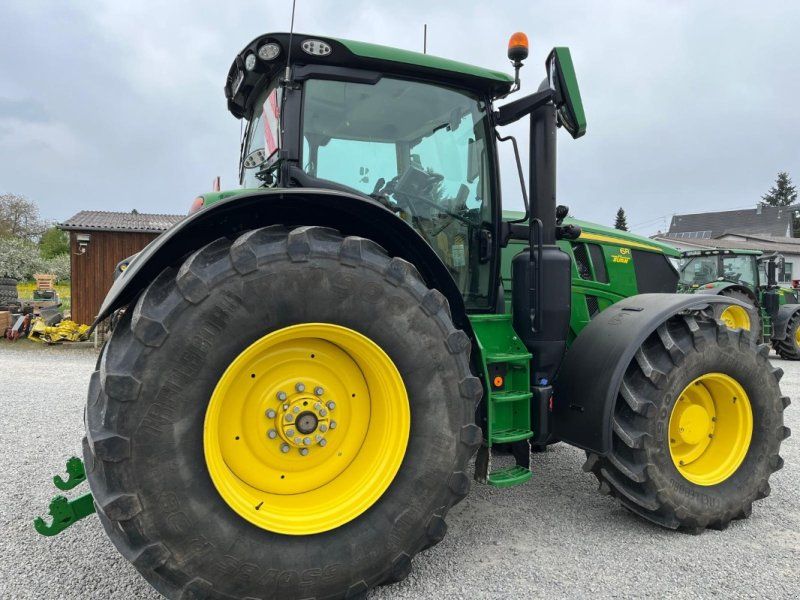 John Deere 6R215 / 6R 215