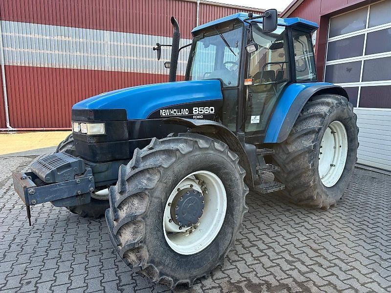 New Holland 8560