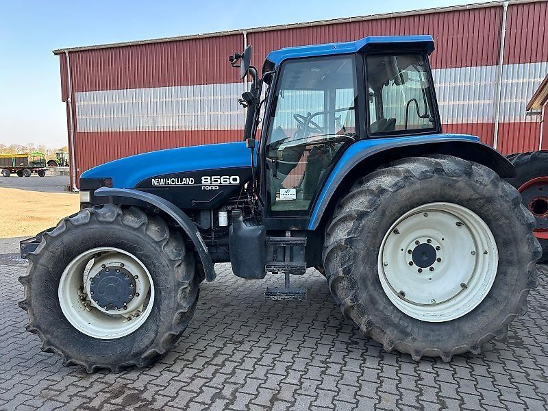 New Holland 8560