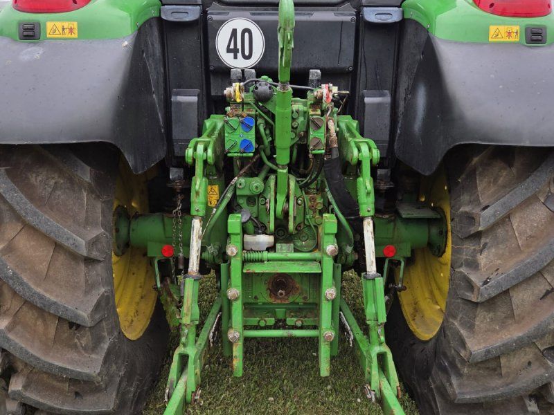 John Deere 6090M