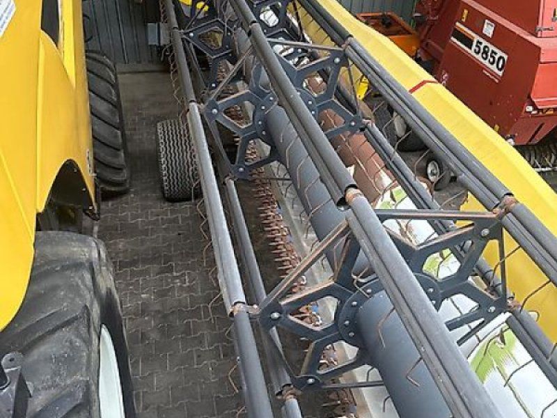 New Holland CR980 inkl. 7,5m Schneidwerk und Wagen sofort Einsatzbereit