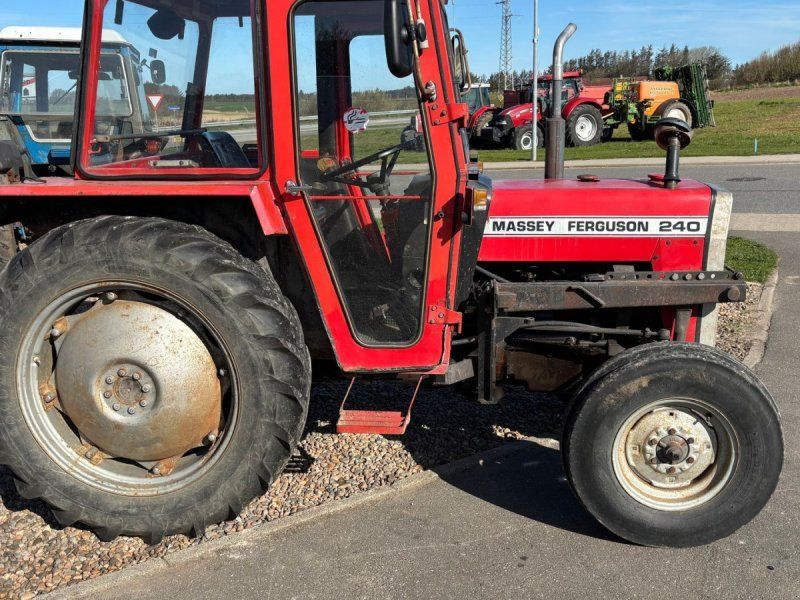 Massey Ferguson 240