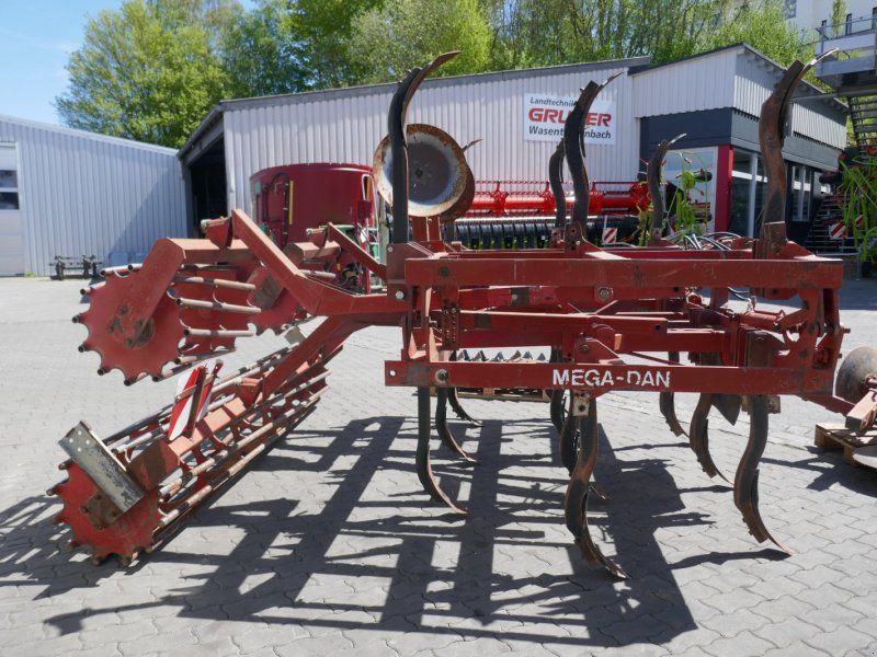 Doublet-Record Mega-Dan  4,70m