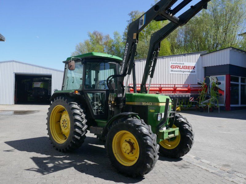 John Deere 1640 Allrad  Quicke Frontlader 330