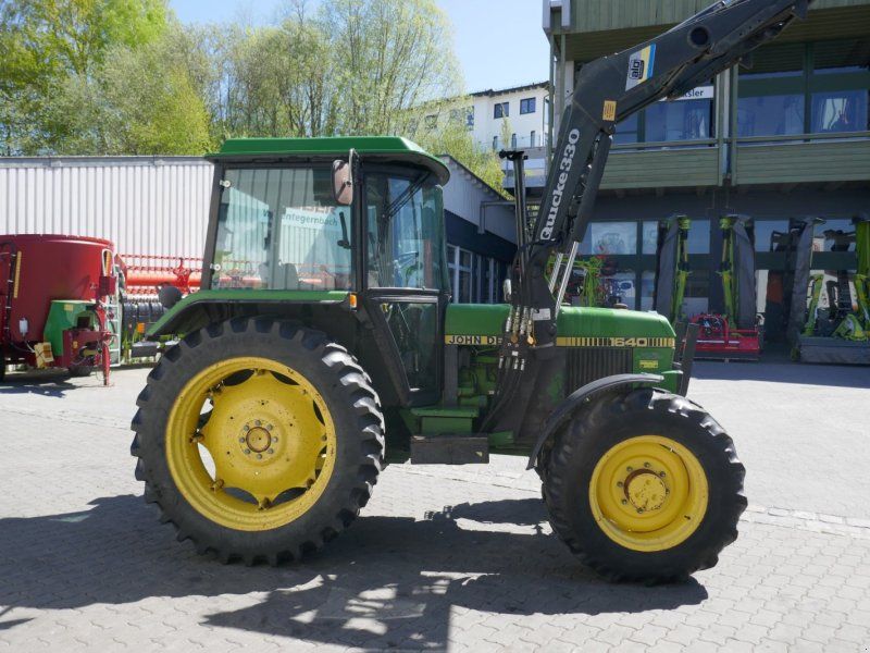 John Deere 1640 Allrad  Quicke Frontlader 330