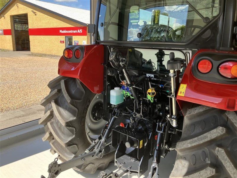 Case IH Farmall 65A