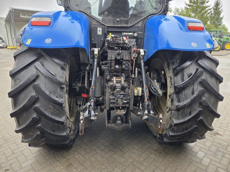 New Holland T7 220
