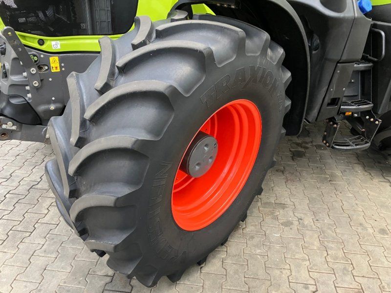 Claas Axion 810