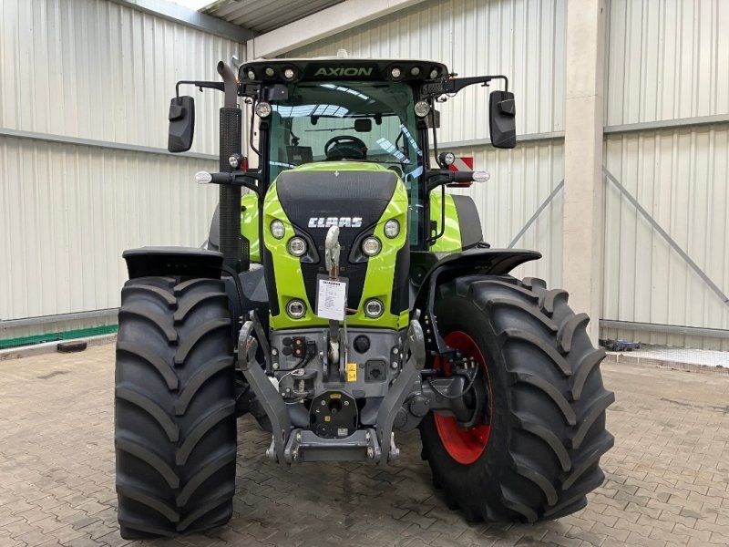 Claas Axion 810