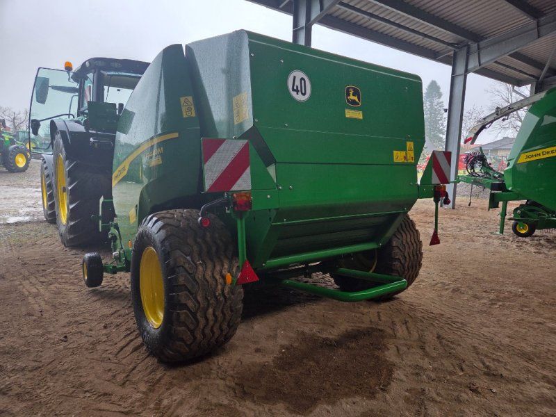 John Deere F441M